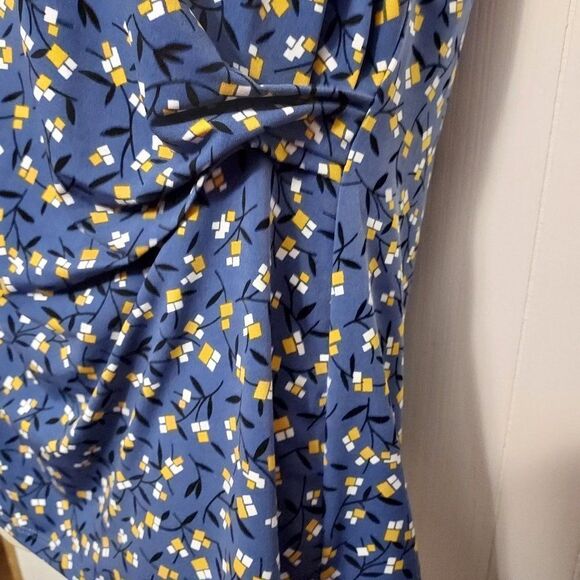 Anne Klein  L EX cond blue,yellow,white arm pit to pit 19 1/4 length 26 - Picture 2 of 3